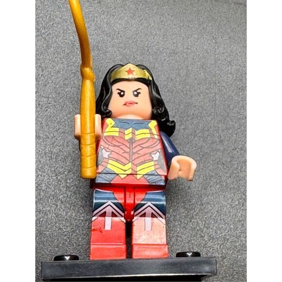 Lego Super Heroes Wonder Woman Exclusive Minifigure + Lasso 76026/sh392 - Picture 6 of 7